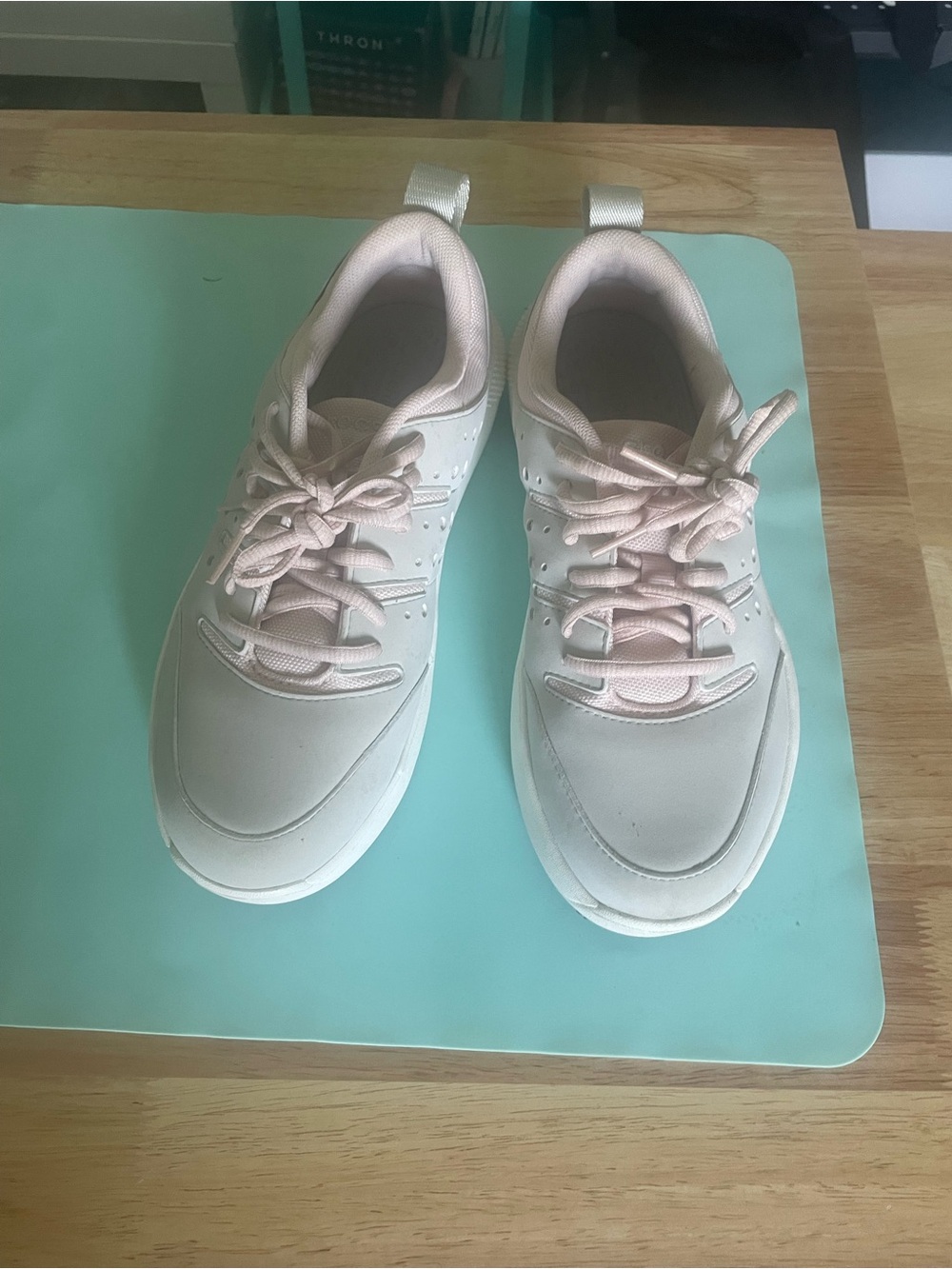 CROCS Women's Pale Pink Lace-Up Sneakers
